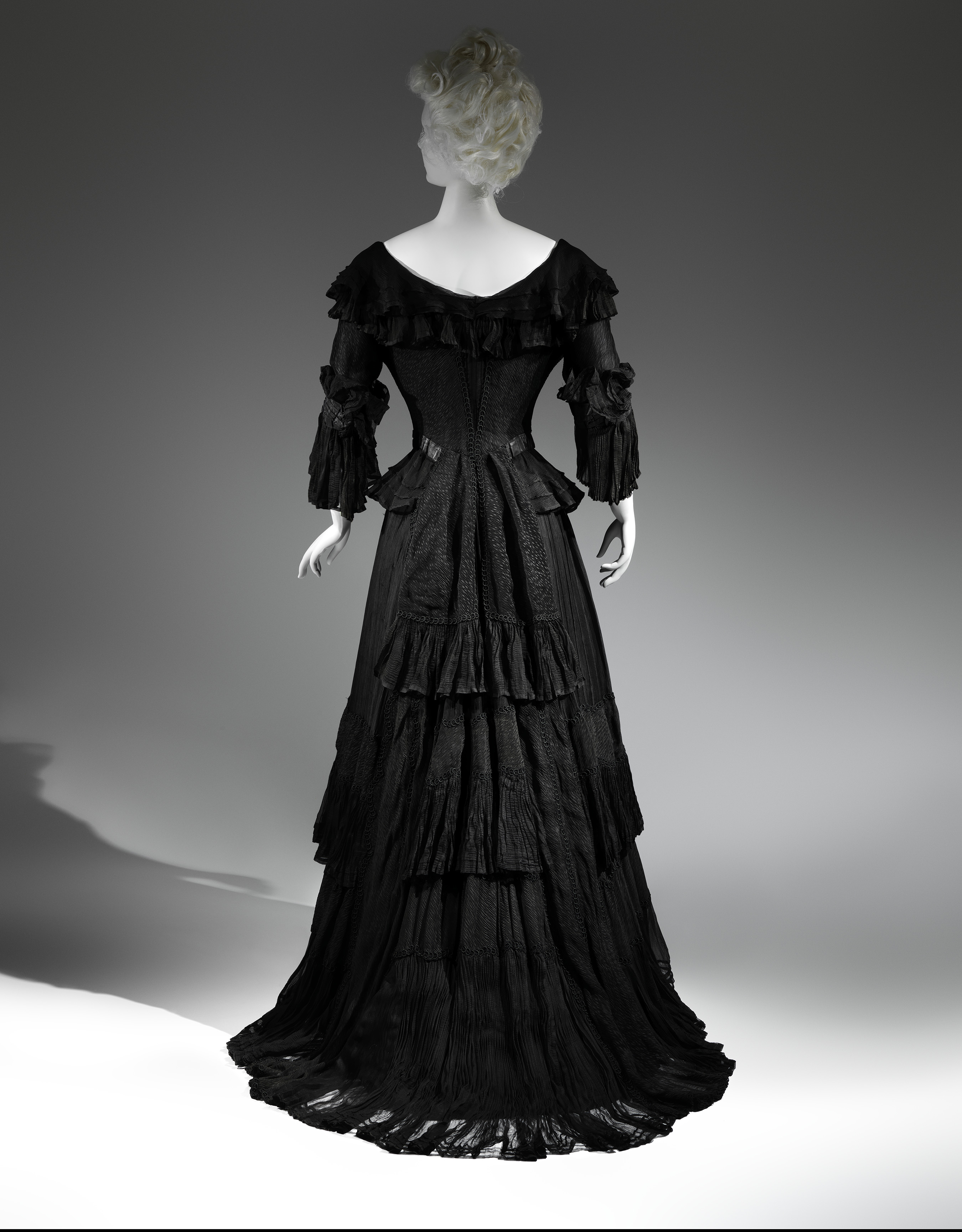Mourning Dress, 1902-1904 Black silk crape, black chiffon, black taffeta