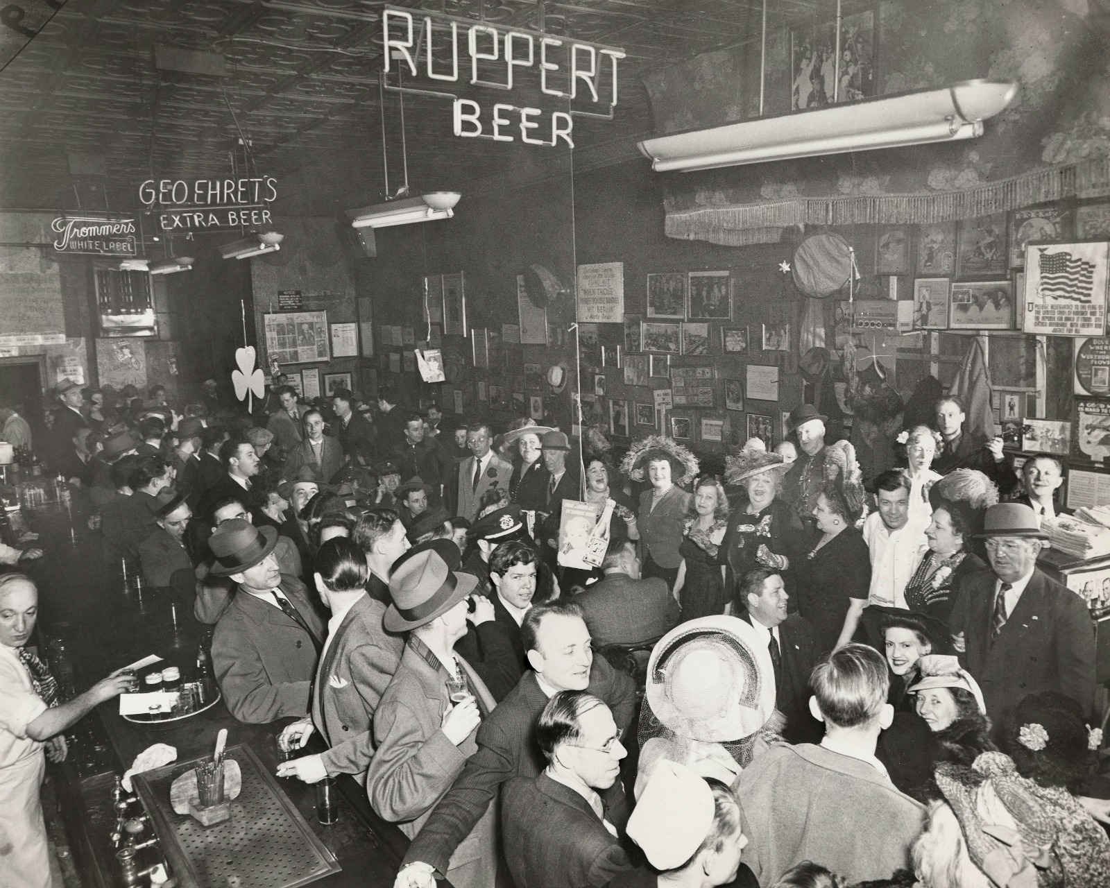 Sammy's Night Club on the Bowery, December 1944, © Weegee / ICP